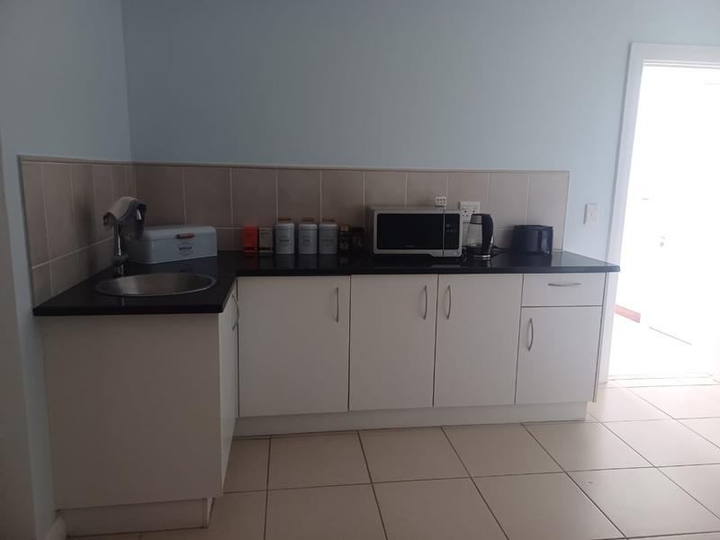 To Let 4 Bedroom Property for Rent in Robberg Ridge Western Cape